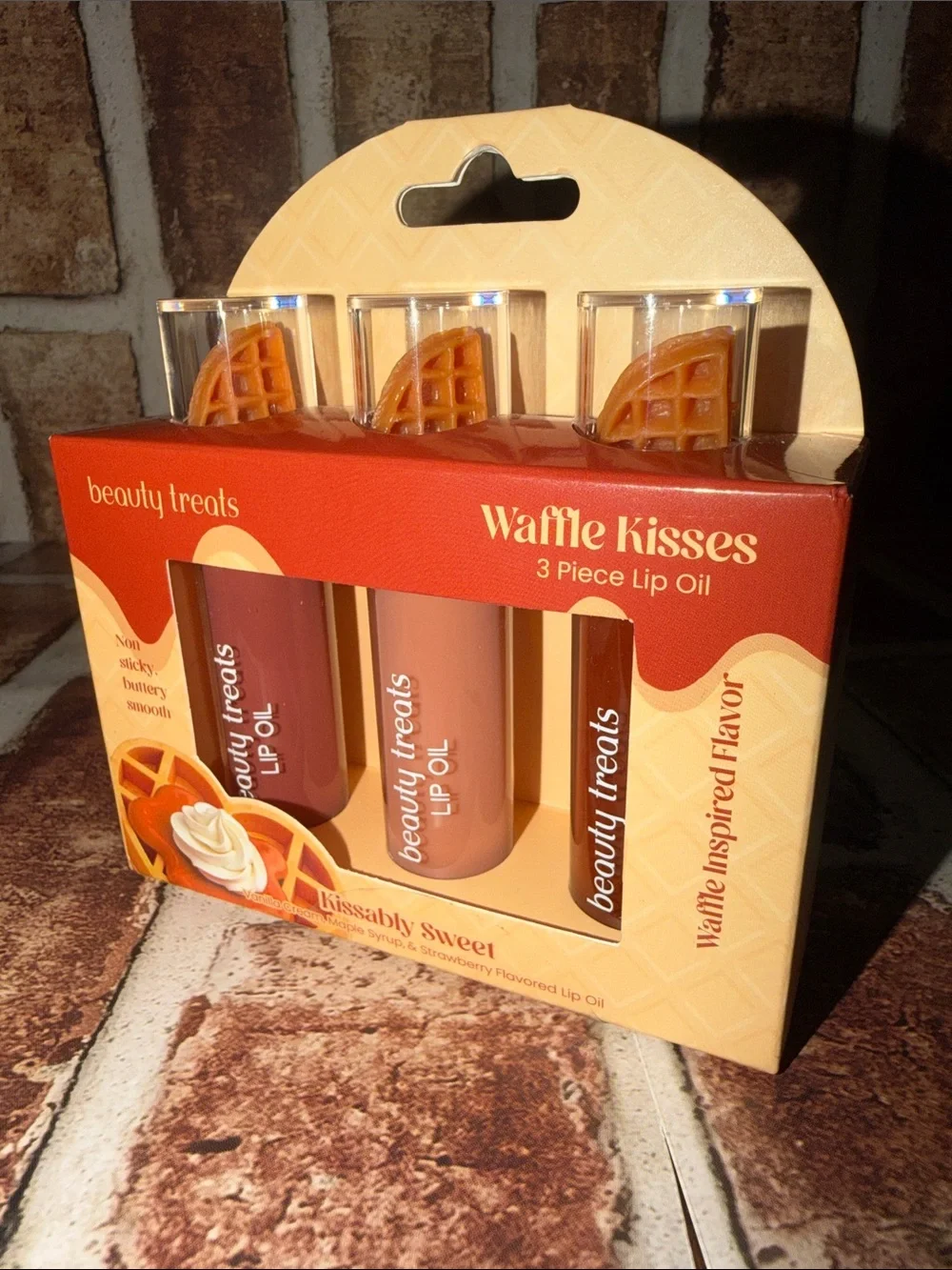 Waffle Kisses 3-Piece Lip Oil Set by beauty treats - Peachy Brown Trio